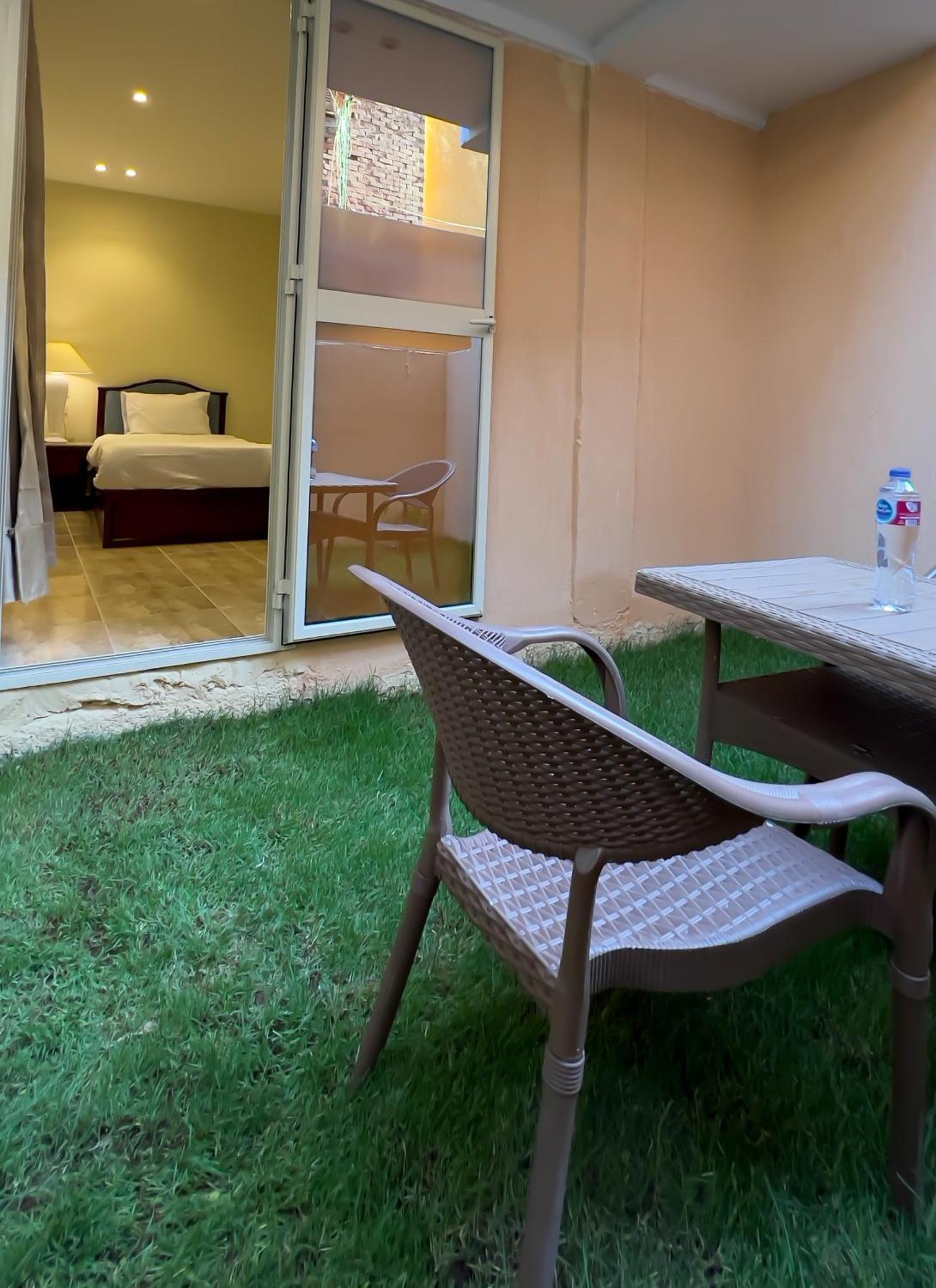Pyramids Vista Inn Kafret el-Gabal Zewnętrze zdjęcie